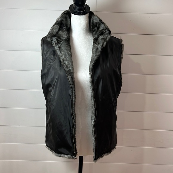 Vintage BLASSPORT Faux‎ Fur Reversible Vest Womens Medium Soft & Chic - Picture 3 of 14